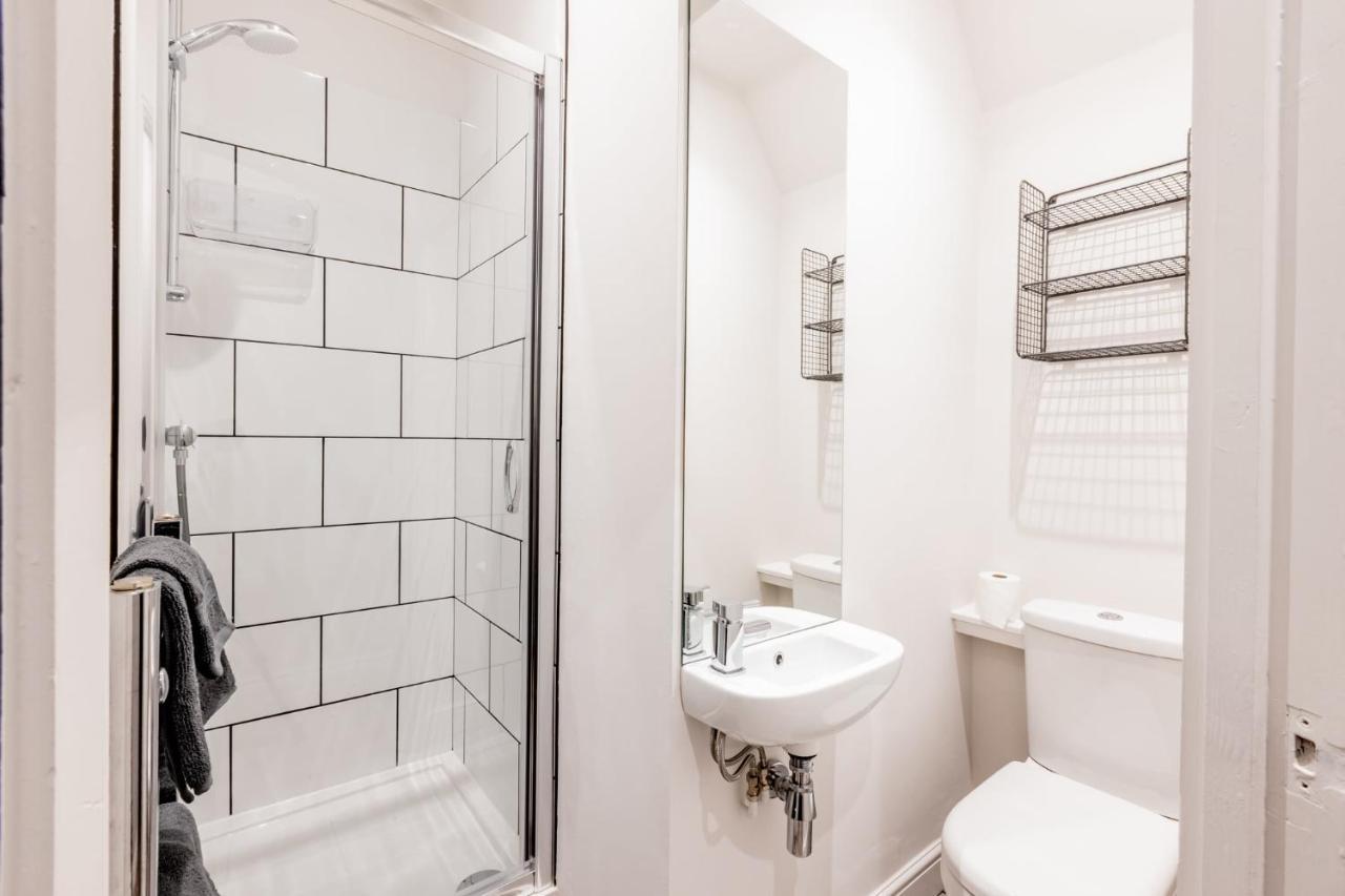 Modern 2 Bedroom Queen Street Apartment Норвич Экстерьер фото