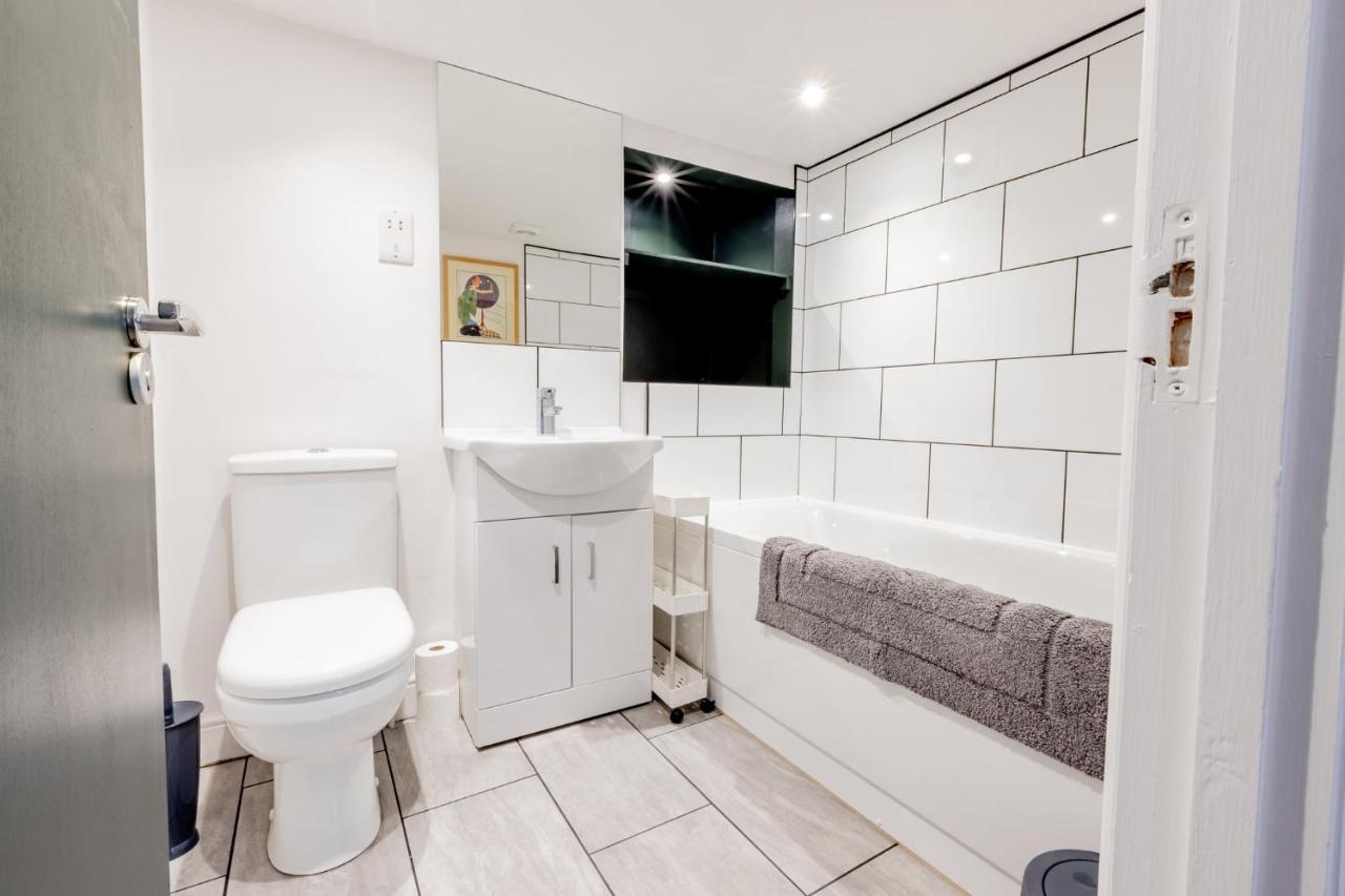 Modern 2 Bedroom Queen Street Apartment Норвич Экстерьер фото